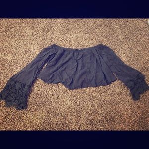 Off the shoulder, blue boho crop